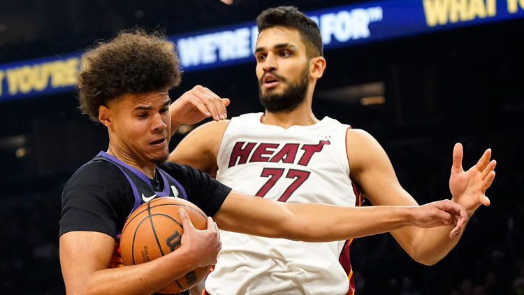 Ömer Faruk Yurtseven NBA rekoruna koşuyor