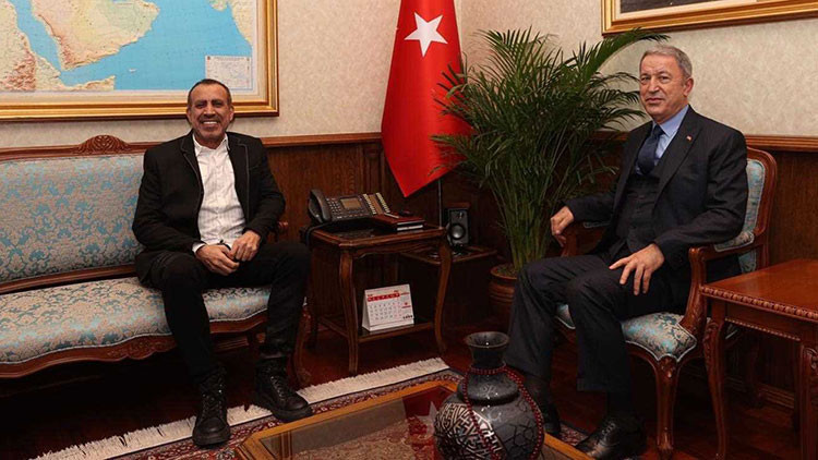 Bakan Akar, Mehmetçik Vakfına bağışta bulunan Haluk Leventi kabul etti