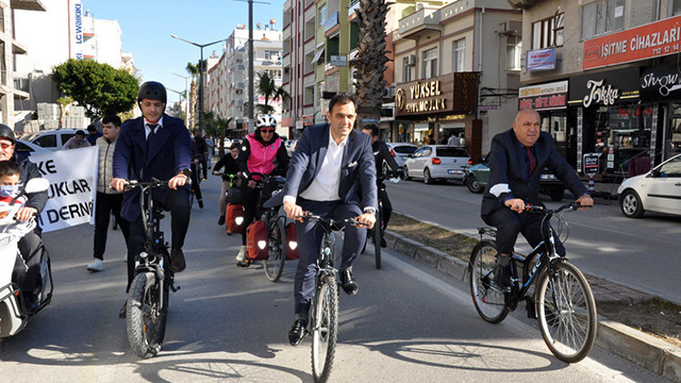 Down sendromlu ve otizmli çocuklar için 8 bin 500 kilometre pedal çevirdiler