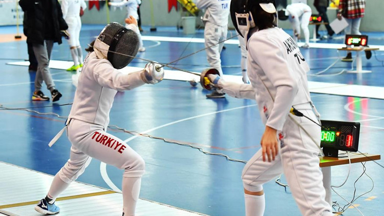 Genç sporcular mücadele etti