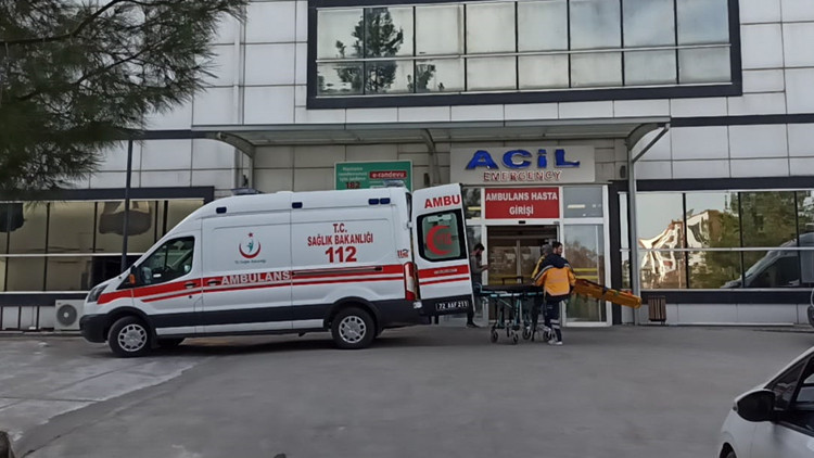 Batmanda sobadan zehirlenen 4 kişilik aile hastaneye kaldırıldı Batmanda sobadan zehirlenen 4 kişilik aile hastaneye kaldırıldı