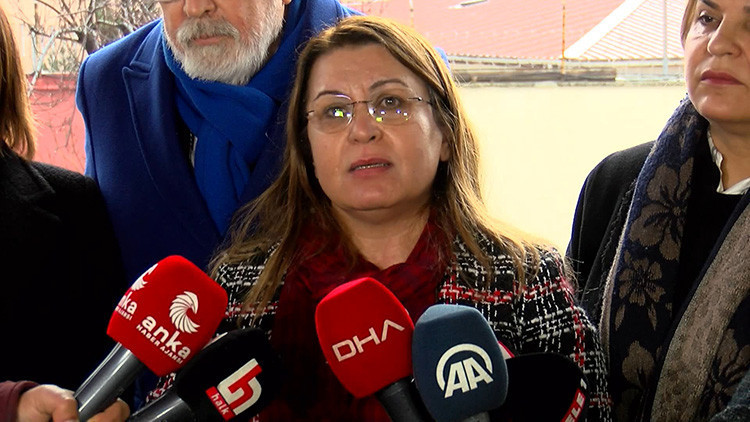 CHPli milletvekillerinden Sedef Kabaşa ziyaret CHPli milletvekillerinden Sedef Kabaşa ziyaret