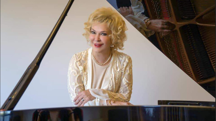 7 kadın piyanistten 11 yeni albüm