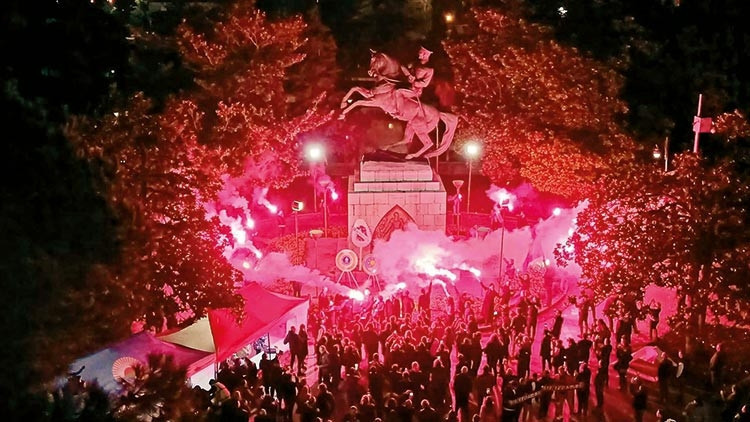 Samsun uyumadı: Bir asırlık onur nöbeti