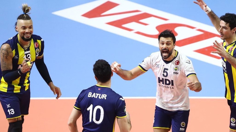 Efeler Ligindeki derbide kazanan Fenerbahçe