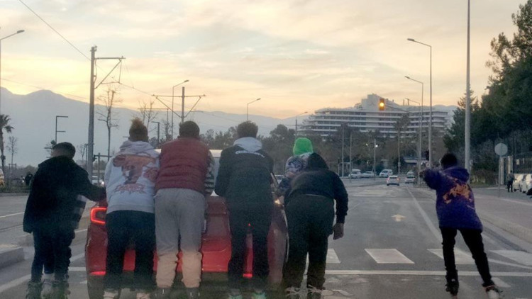 Antalyada pes dedirten yolculuk Antalyada pes dedirten yolculuk