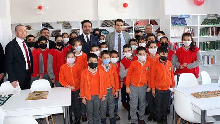 Hanau’da öldürülen Gökhan’ın adına Ağrı’da kütüphane açıldı