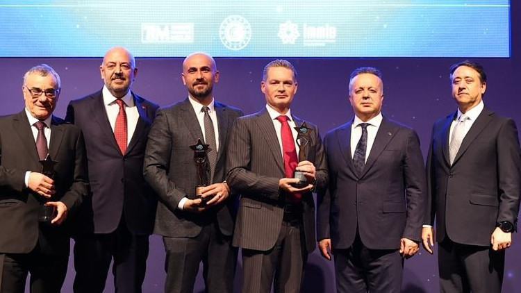 Elektrik ve elektronik sektörünün devleri ödüllendirildi