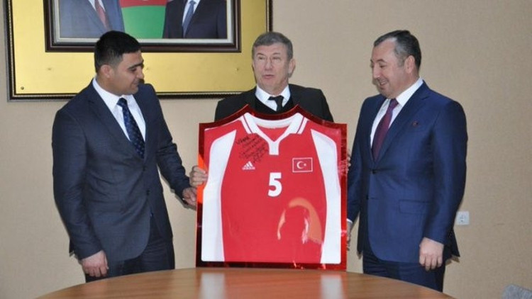Tanju Çolak, Nahçıvanda: Buradaki gençlerin yetişmesine yardımcı olacağım...