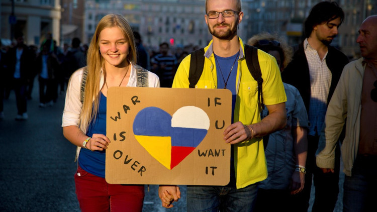 Türkiyede yaşayan Rus ve Ukraynalılar anlatıyor: Annem bana değil TVlere inanıyor