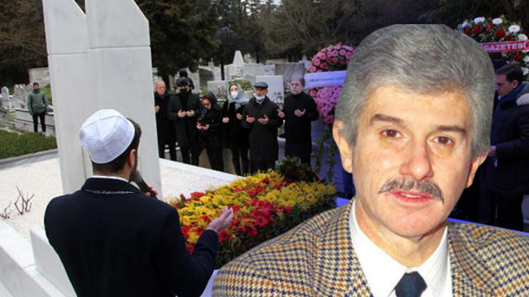 Çetin Emeç mezarı başında anıldı