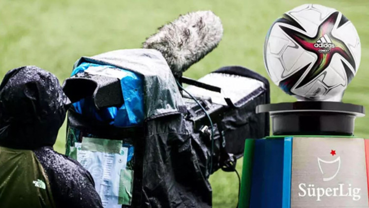 Son dakika: TFFden yayın ihalesi açıklaması Digiturkle anlaşma sağlanamadı... Gözler Saran ve TRTde Son dakika: TFFden yayın ihalesi açıklaması Digiturkle anlaşma sağlanamadı... Gözler Saran ve TRTde