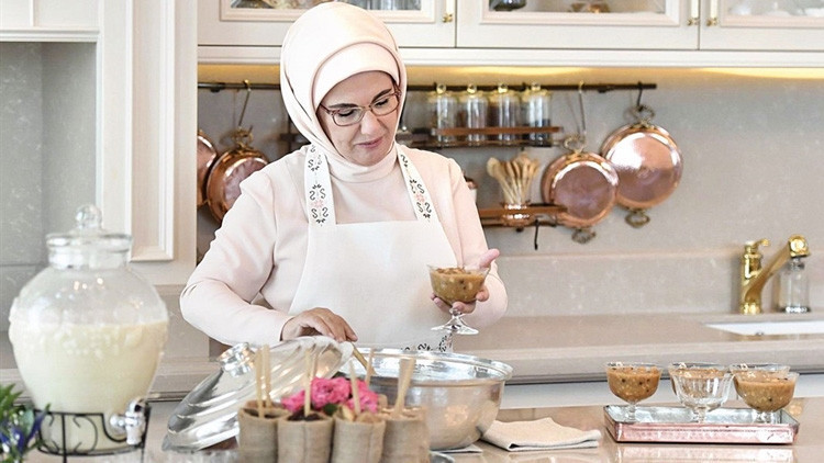 Leblebi helvası ekrana çıktı... Yunanistan’la tatlı gündeme devam