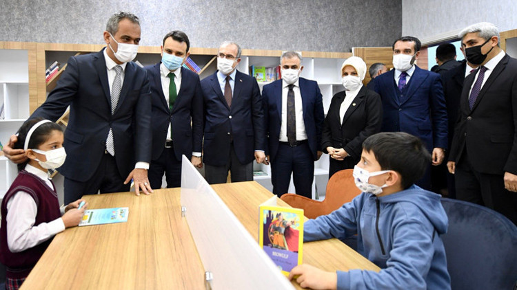 Bakandan öğretmenlere okul temelli mesleki gelişim çağrısı Bakandan öğretmenlere okul temelli mesleki gelişim çağrısı