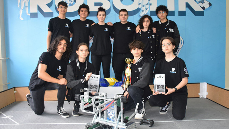 Robot Naci de ABD yolcusu