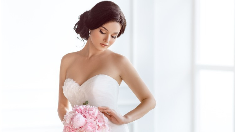 2022 Gelin Saç Modelleri ve Makyajı İçin Öneriler