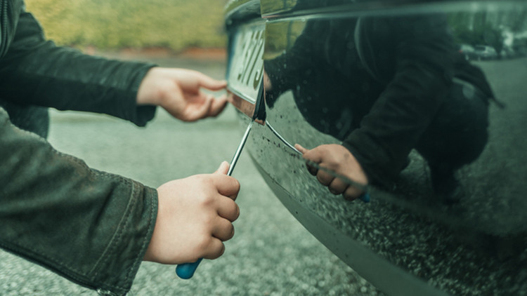 Plakanıza en son ne zaman baktınız Siz de suça ortak sanılabilirsiniz...