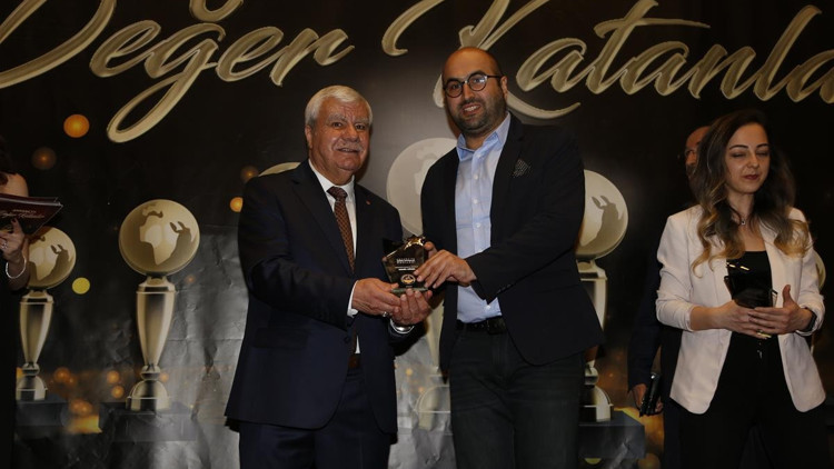 Hürriyet’e Basında Değer Ödülü