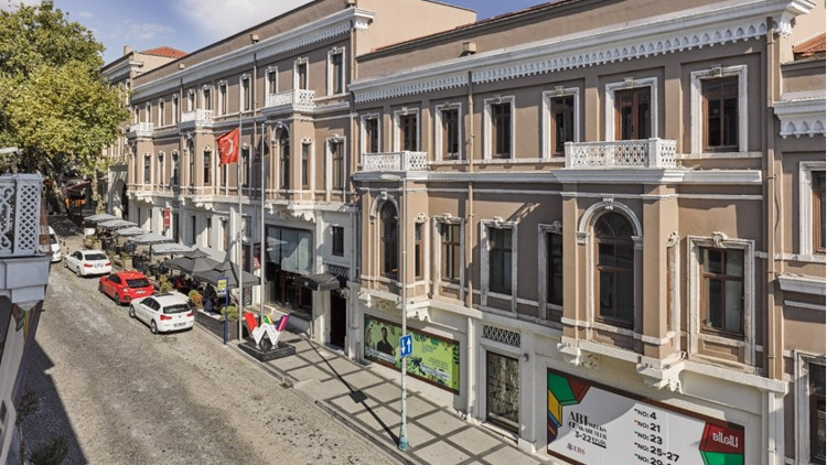 Çağdaş sanatın Akaretler günleri