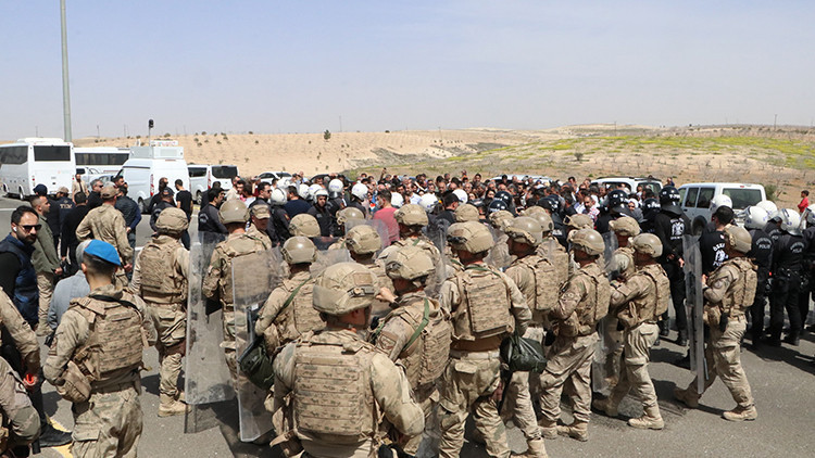 Şanlıurfada terör örgütü elebaşı Öcalan gerginliği