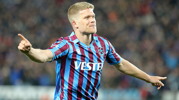 Son Dakika: Trabzonsporda Cornelius rekora koşuyor