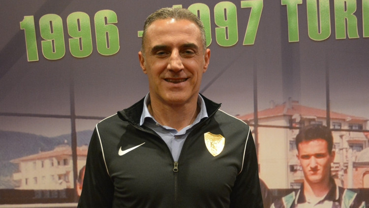 Tayfur Havutçudan yabancı kuralına eleştiri Bu kadar yabancıyla geçmişteki birliktelikleri yakalamak çok zor...