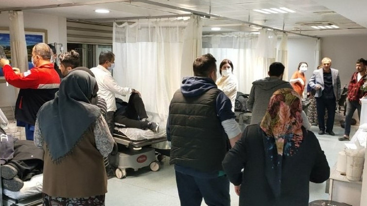 İftar yapan fırıncılar gıda zehirlenmesi şüphesi ile hastanelere kaldırıldı İftar yapan fırıncılar gıda zehirlenmesi şüphesi ile hastanelere kaldırıldı