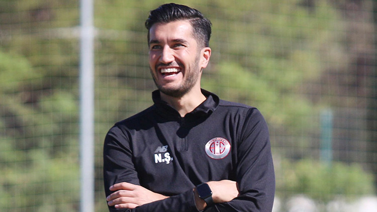 Son Dakika: Galatasarayda başkan adayı Metin Öztürk ile Fraport TAV Antalyaspor arasında Nuri Şahin savaşı Kılıçlar çekildi, arka arkaya sert açıklamalar...