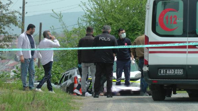 Yol ortasında ölü bulundu Yol ortasında ölü bulundu