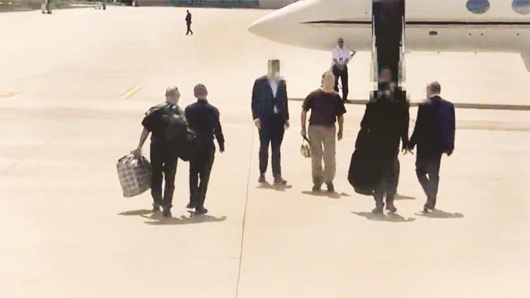 Takasın perde arkası: İki uçak aynı anda piste indi