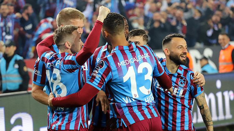 Selam olsun bordo mavililere