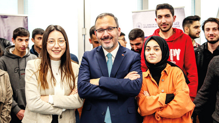 Gençlik ve Spor Bakanı Mehmet Muharrem Kasapoğlu: Yeni yasayla Türk sporu sağlam temele oturacak Gençlik ve Spor Bakanı Mehmet Muharrem Kasapoğlu: Yeni yasayla Türk sporu sağlam temele oturacak