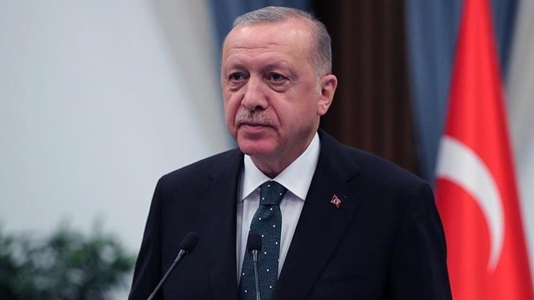 Cumhurbaşkanı Erdoğandan peş peşe görüşmeler Bayramın 3üncü gününde diplomasi trafiği... Cumhurbaşkanı Erdoğandan peş peşe görüşmeler Bayramın 3üncü gününde diplomasi trafiği...
