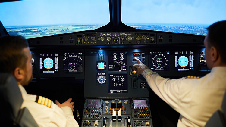 Yardımcı pilottan yolculuğun ortasında şoke eden itiraf