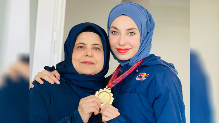 Kübra Dağlı: Benim gizli kahramanım annem Kübra Dağlı: Benim gizli kahramanım annem