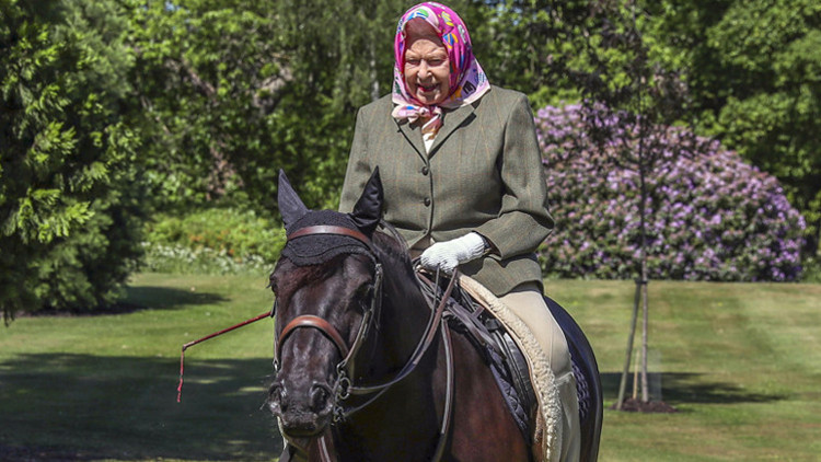 Kraliçe 2. Elizabeth etkinliklerini iptal etti ama... Beklenmedik bir yere gizli ziyaret
