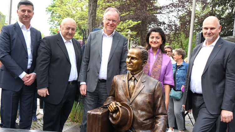 ‘Göç Anıtı’ Lehrte’de törenle açıldı