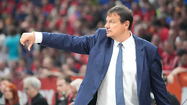 Anadolu Efes Başantrenörü Ergin Atamandan şampiyonluk açıklaması: 1 kaldı Anadolu Efes Başantrenörü Ergin Atamandan şampiyonluk açıklaması: 1 kaldı