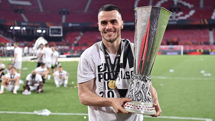 Yanlış mail ile gelen şampiyonluk Eintracht Frankfurtun Avrupa Ligi zaferi, Fenerbahçe detayı...