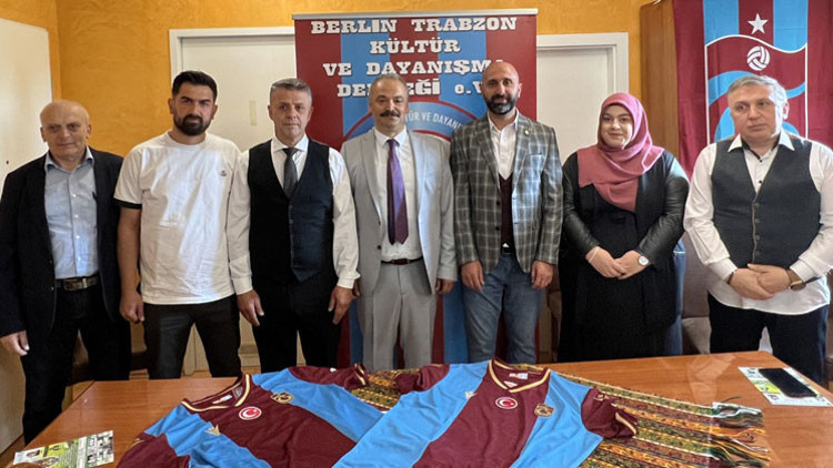 Berlin’de büyük şampiyonluk kutlaması ve aile şenliği Berlin’de büyük şampiyonluk kutlaması ve aile şenliği