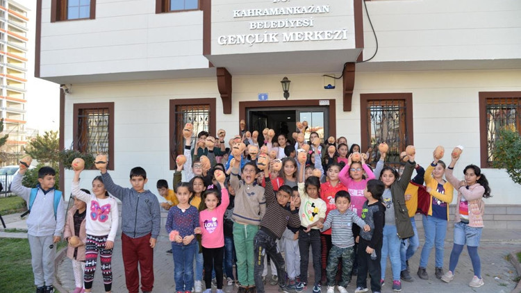 Eğlenerek öğreniyorlar