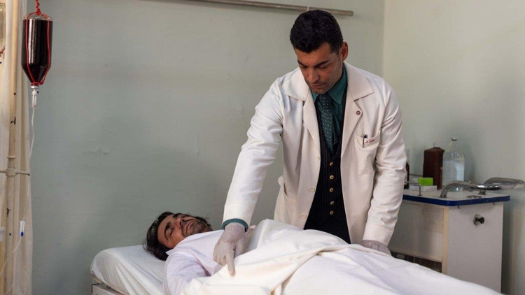 İbrahim Çelikkol diziden ayrıldı mı Bir Zamanlar Çukurova dizisinde Hakan öldü mü Şaşırtan fragman İbrahim Çelikkol diziden ayrıldı mı Bir Zamanlar Çukurova dizisinde Hakan öldü mü Şaşırtan fragman