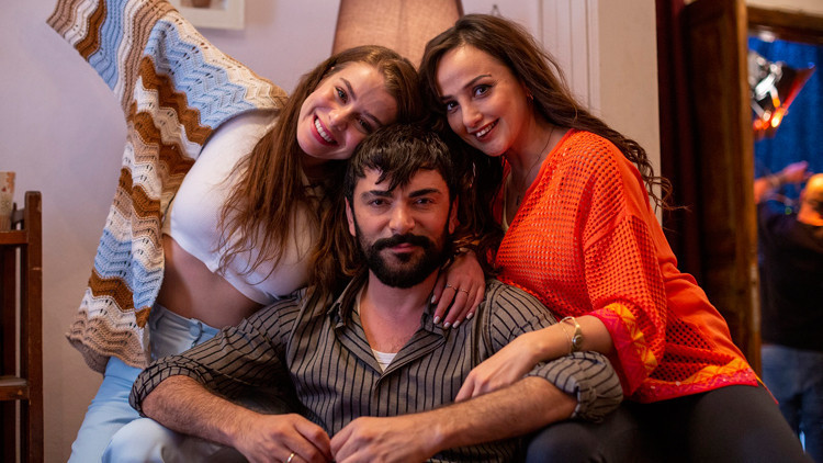 ‘Seversin’in kardeşleri ‘Seversin’in kardeşleri
