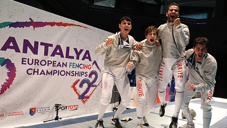 Erkekler kılıç takımından tarihi Avrupa derecesi