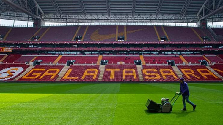 Son Dakika: Galatasarayda sponsorluk zirvesi Son Dakika: Galatasarayda sponsorluk zirvesi