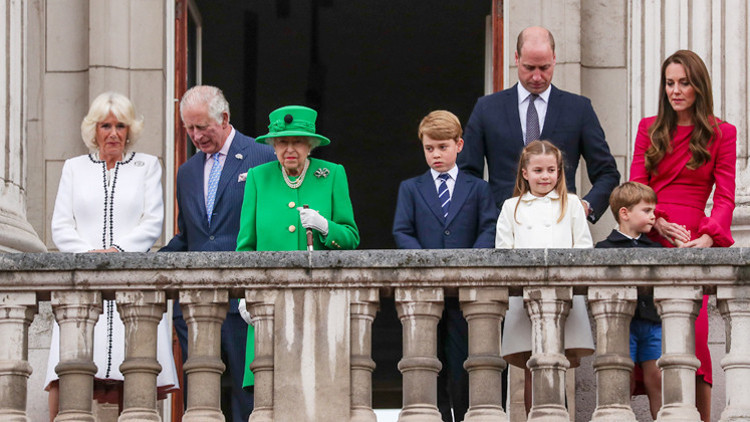 İngiliz kraliyet ailesi için de kemer sıkma zamanı: Paralar suyunu çekiyor
