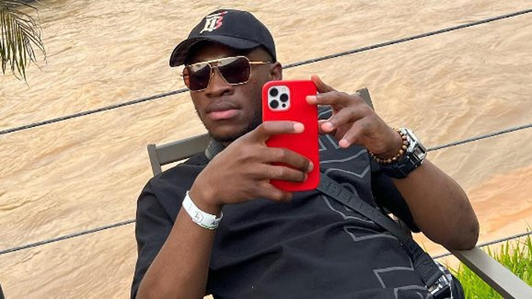 Beşiktaş’a Muleka’dan kötü haber Burnley 5 milyon euroya transferi bitirdi...