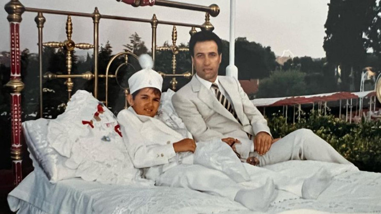 Ali Sunaldan duygulandıran Kemal Sunal paylaşımı Ali Sunaldan duygulandıran Kemal Sunal paylaşımı