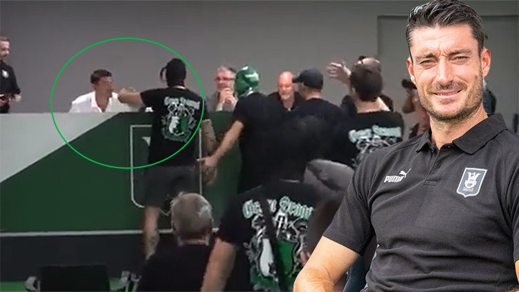 Taraftarlar Albert Rieranın basın toplantısını bastı Robert Prosinecki kovulunca... Taraftarlar Albert Rieranın basın toplantısını bastı Robert Prosinecki kovulunca...