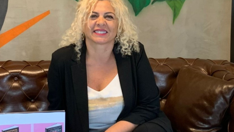 Üç Gezegen kitabı raflarda yerini aldı